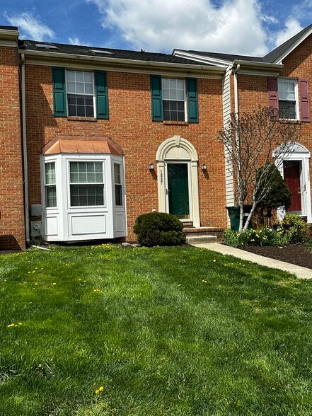 Building Photo - 1227 Athens Ct