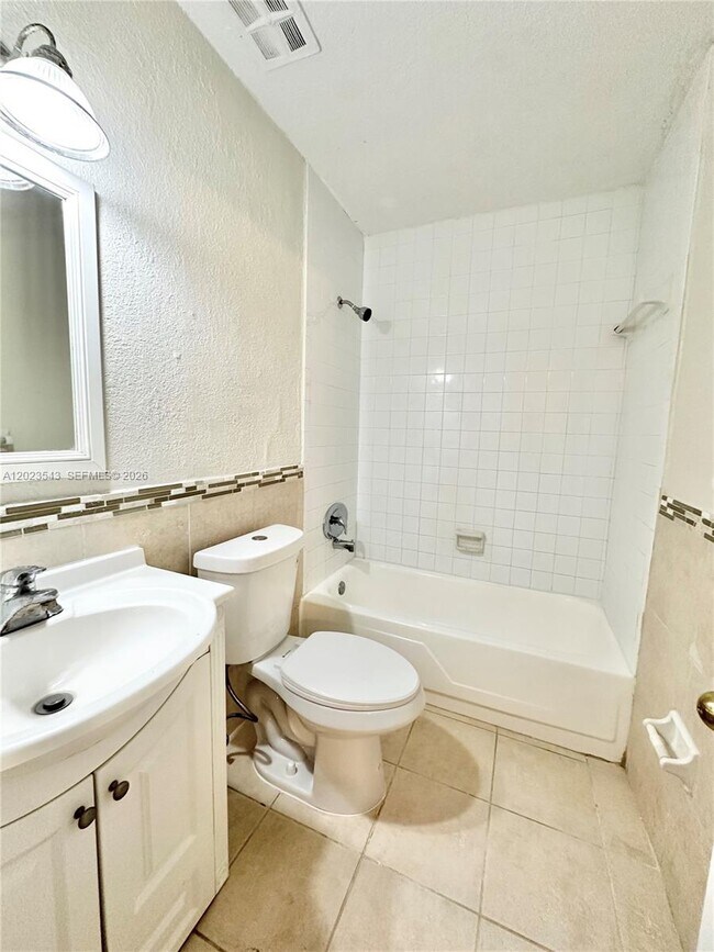 Building Photo - 8650 SW 67th Ave
