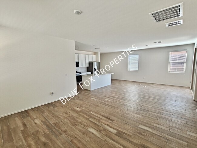 Building Photo - 9251 N Peridot Vis Ave