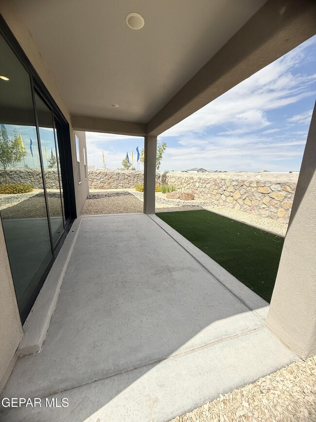 Building Photo - 257 Adamtowne Dr