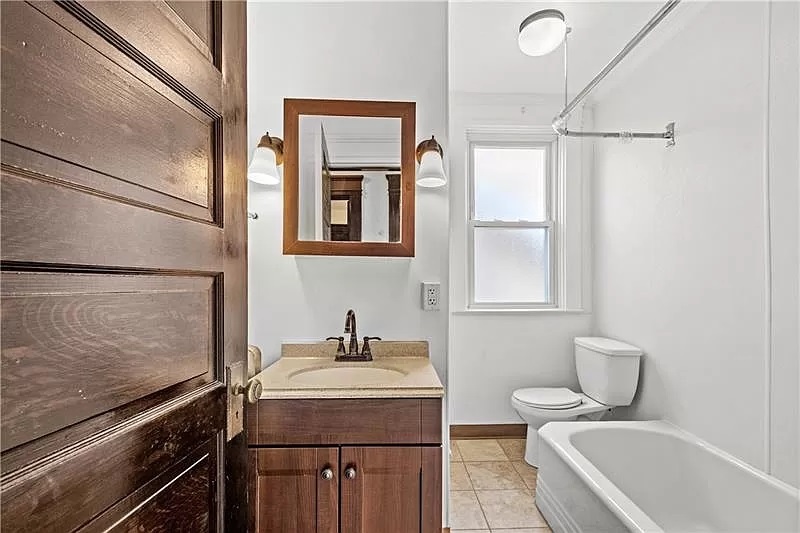 Bathroom with plenty of storage - 958 Pine Ave