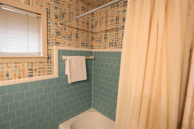Building Photo - 4018 Nenana Dr