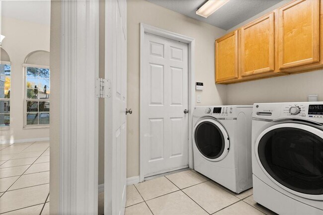 Building Photo - 9263 Pecky Cypress Way