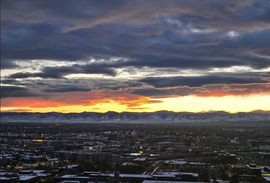 Panoramic Mountain View - 1020 15th St