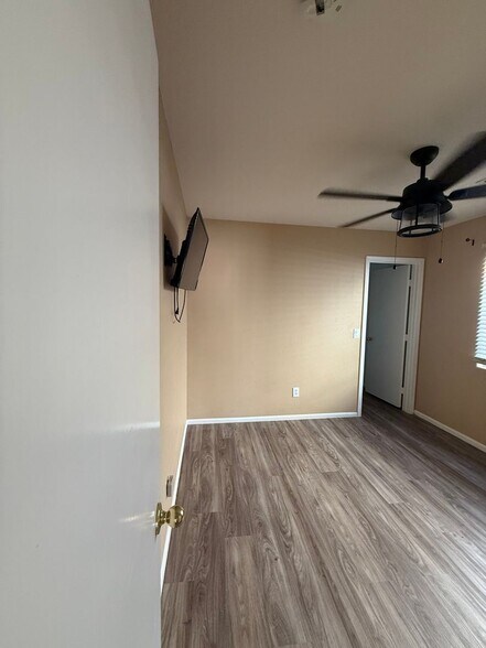 Building Photo - 2513 N 109th Ave