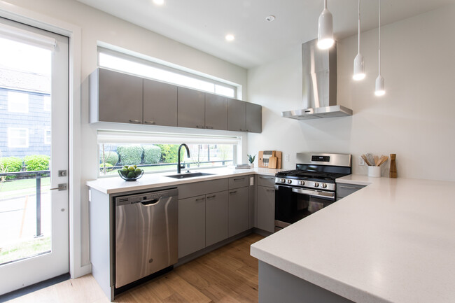 Kitchen - HOMMA HAUS Mount Tabor - Smart Home