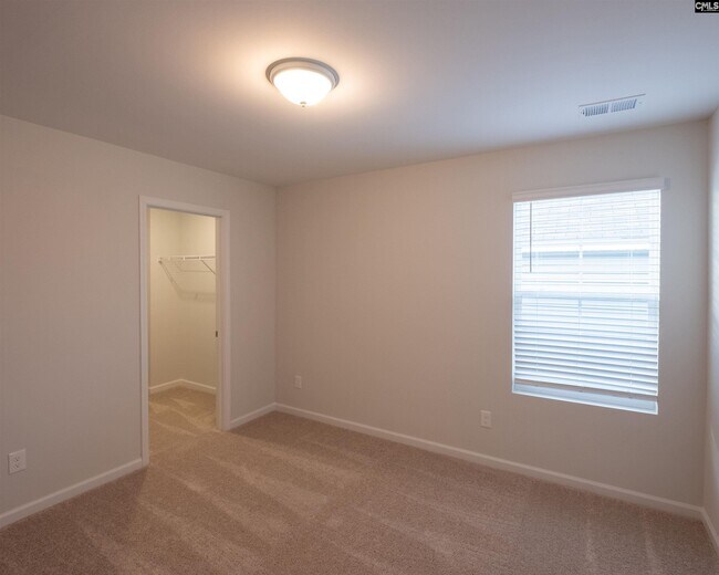 Building Photo - 572 Whippoorwill Dr