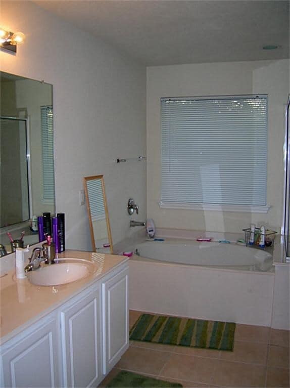 Building Photo - 17154 Oakwood Chase Dr