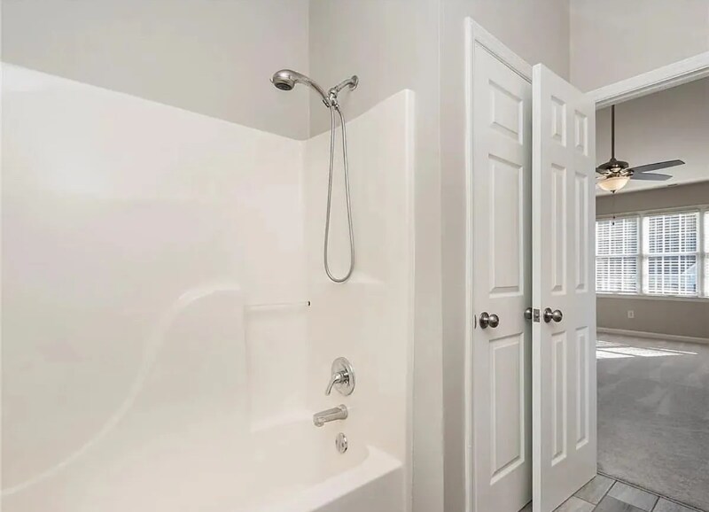 Building Photo - 824 Lockesley Ln