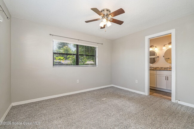 Building Photo - 320 Nelson Dr