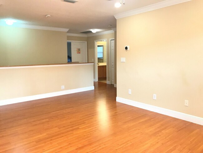 Building Photo - AMAZING HOME WITH LAKEFRONT VIEW!