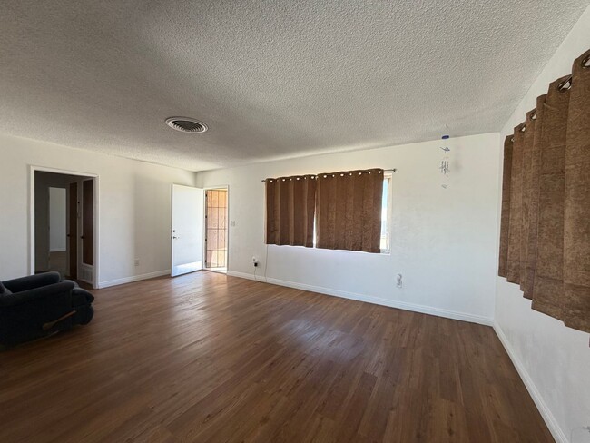 Building Photo - 281 Armory Rd
