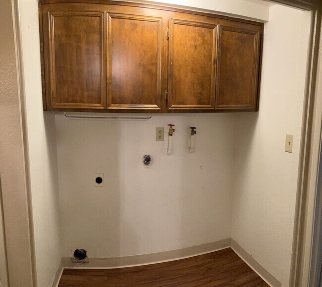 Building Photo - 3555 Fountain Way