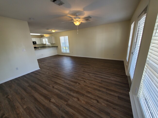 Building Photo - 210 Redfish Cir