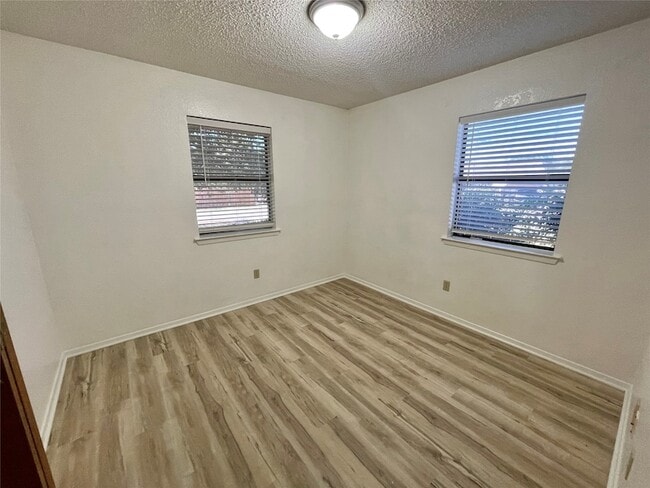 Building Photo - 706 Heritage Trail