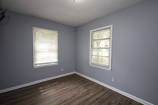 Building Photo - 751 E Brookwood Pl