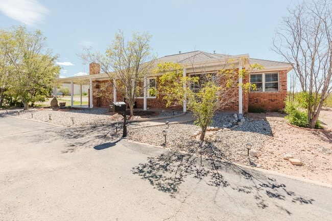 Building Photo - 3 Bedroom 2 Bath With A Mountain View Home!