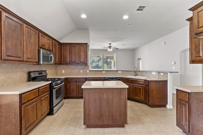 Building Photo - 765 Bent Wood Pl