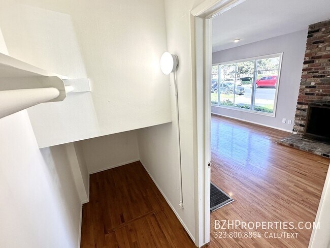 Building Photo - 5307 Vantage Ave