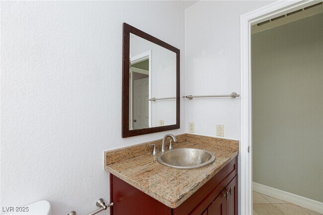 Building Photo - 8949 Diamond Falls Dr