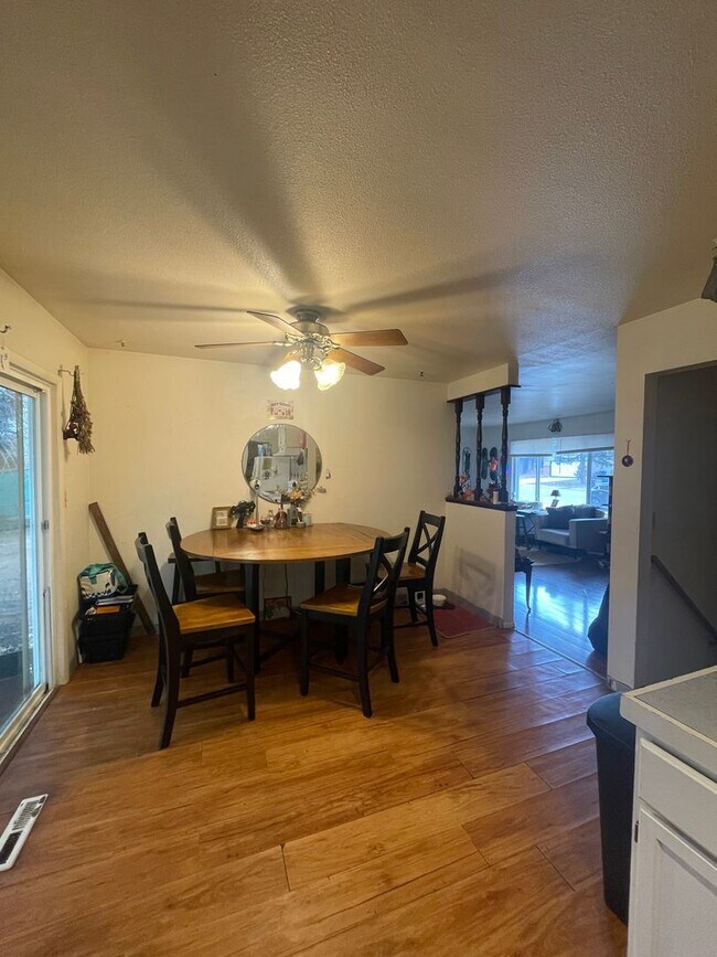 Building Photo - STUDENTS WELCOME! Spacious Home in West Ft. Collins w/ Large Fenced Yard, Garage