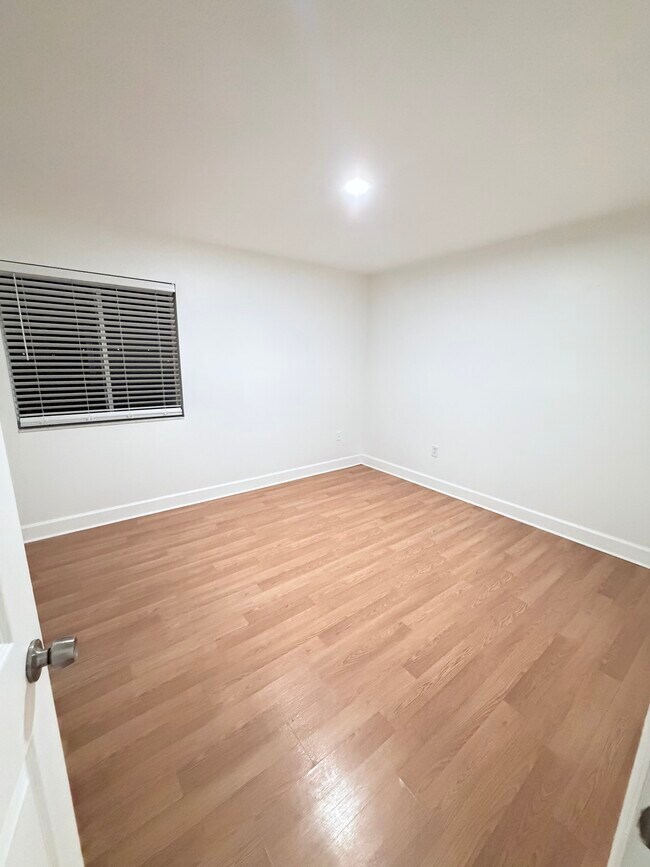 Building Photo - 155 Sheeler Ave