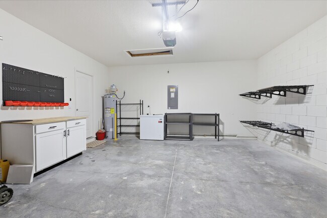 Building Photo - 1749 Shadow Trce Wy