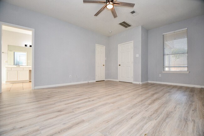 Building Photo - 3019 Red Oak Leaf Trail