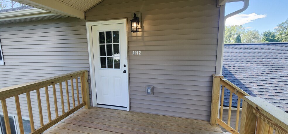 Building Photo - 30 Edgewood Dr