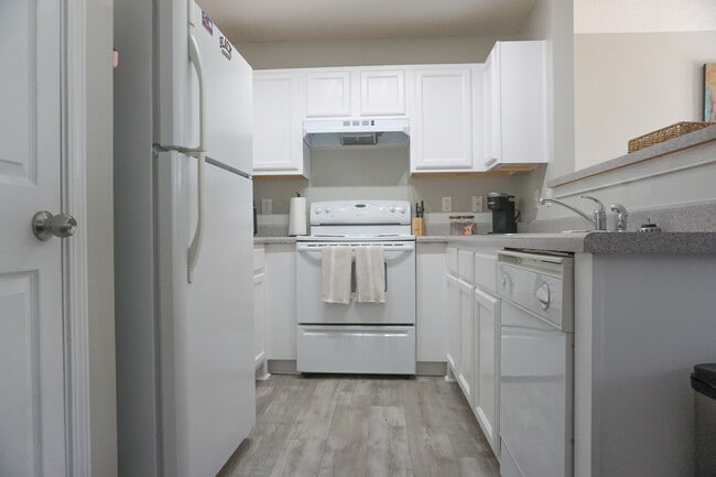 Building Photo - 183 Swaying Pine Ct