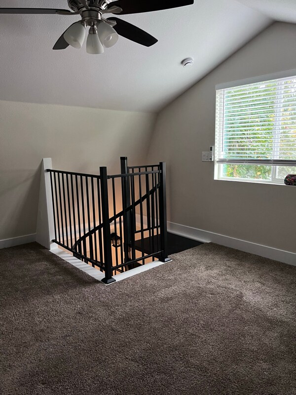 Building Photo - 517 B St