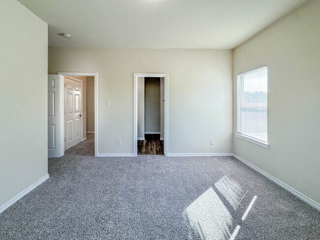 Building Photo - 5500 Dolores!