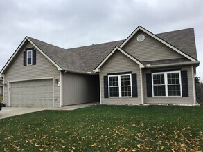 Building Photo - COMING SOON!! Northland 3 Bed 2 Bath 2 Car...