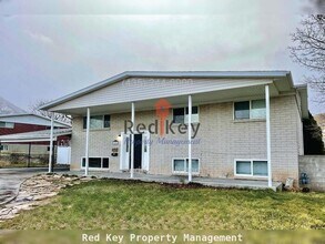 Building Photo - Upland Dr. Upper Unit Duplex.