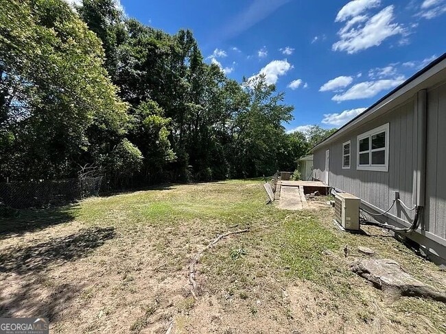 Building Photo - 2844 Shamrock Dr