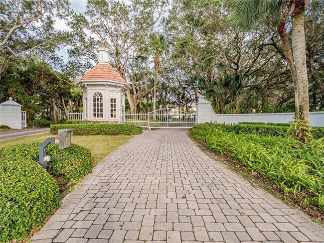 Building Photo - 5670 Jimmy Buffett Mem Hwy