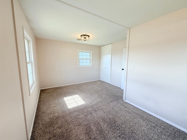 Building Photo - 620 High School Dr