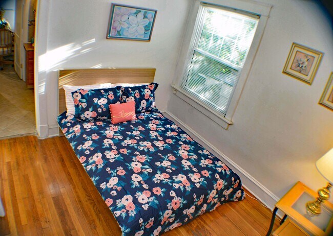 West Bedroom - 1304 W 50th St