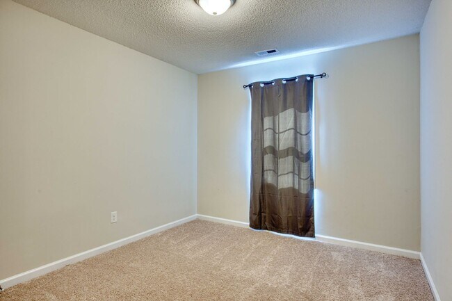 Building Photo - 600 Calabash Dr