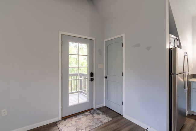 Building Photo - 202 Lagoon Dr