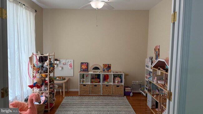 Building Photo - 7567 Lindberg Dr