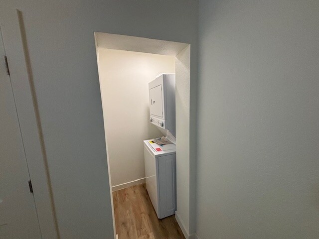 Building Photo - 216 University Ave.