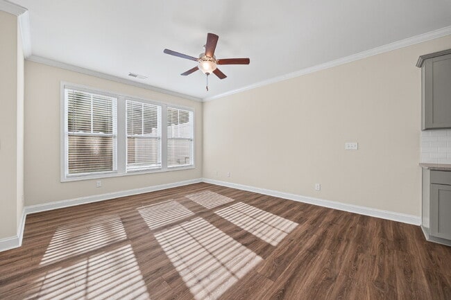 Building Photo - Lake Wylie Townhome with amazing amenities!