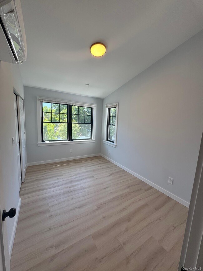 Building Photo - 544 Locust Ave