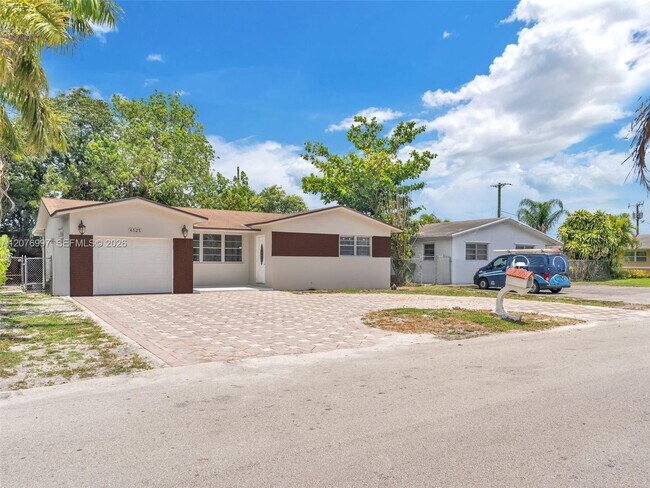 Building Photo - 6525 SW 18th St