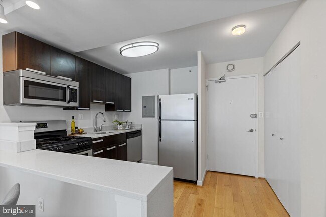 Building Photo - 1101 3rd St SW