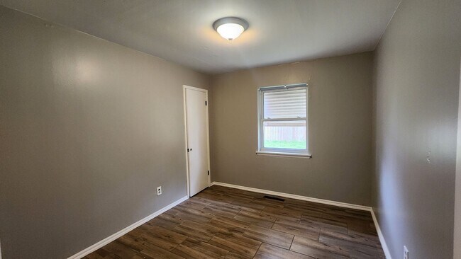 Building Photo - 4 Bed 2 Bath Home with Covered Carport in Bethany