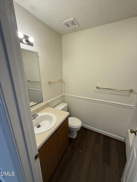 Building Photo - 3511 Ivy Commons Dr