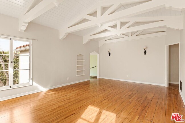 Building Photo - 3717 Arbolada Rd