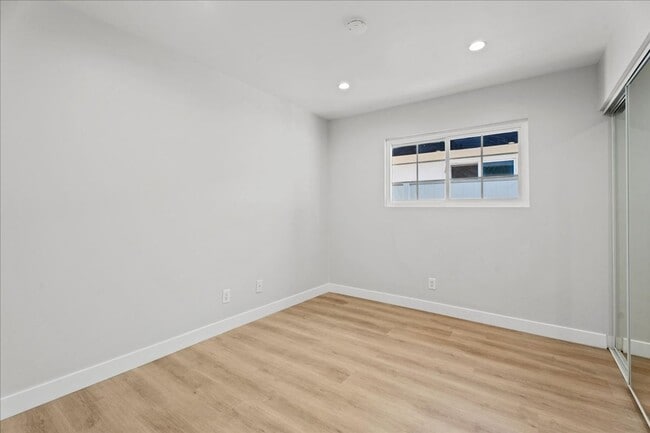 Building Photo - Updated 3-Bedroom Pool Home with Open Layo...